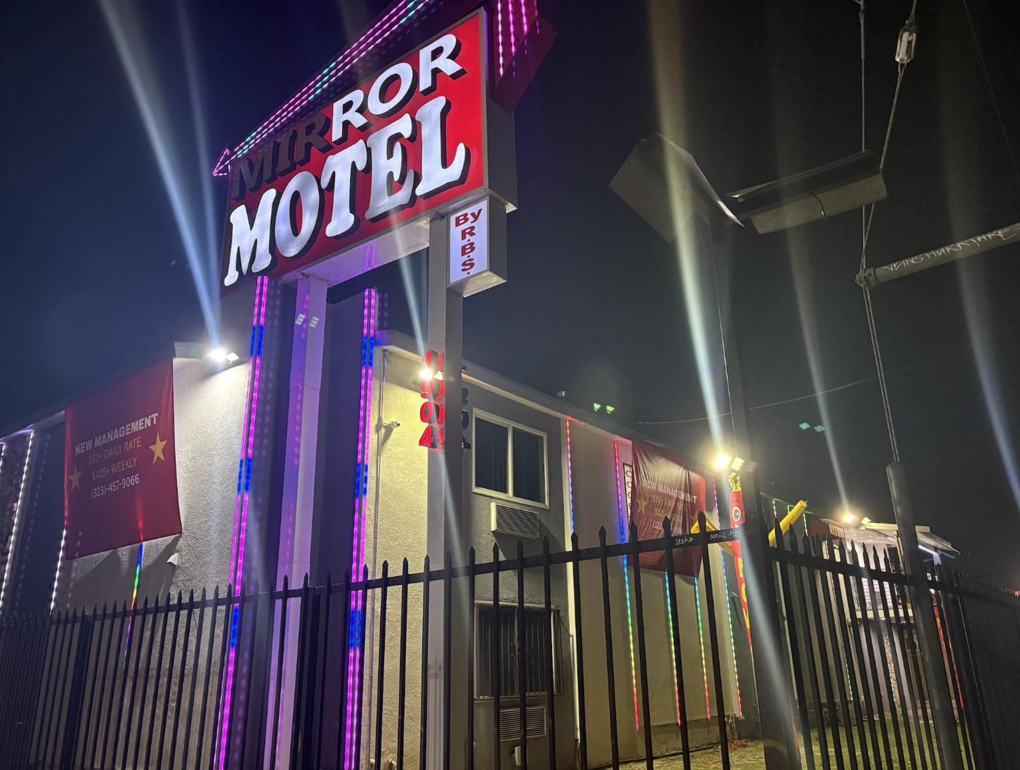 Mirror Motel - Los Angeles — Photos 3